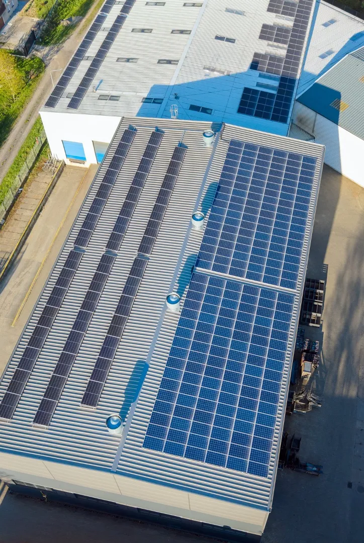 How a Solar Setup for Factories Can Reduce Dependence on Grid Electricity