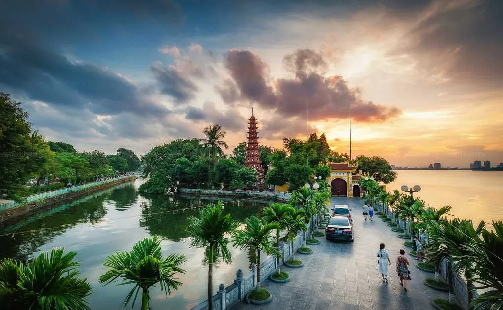 Places To Visit in Vietnam
Hanoi
Hanoi Tourism
Hanoi is Vietnam's capital, sitting on the banks ...
