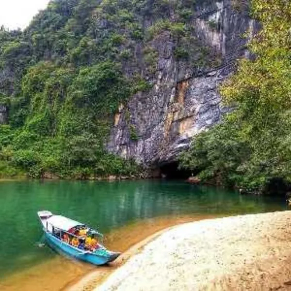 Places To Visit in Vietnam
Dong Hoi
Dong Hoi Tourism
A pleasant seaside city, with easy access t...