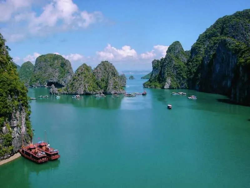 Places To Visit in Vietnam
Bai Tu Long Bay
Bai Tu Long Bay Tourism
Bai Tu Long Bay in Northeaste...