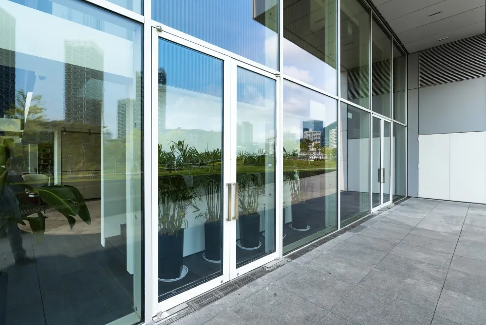 Choosing an Aluminium Partition Manufacturer for Modern Commercial Interiors