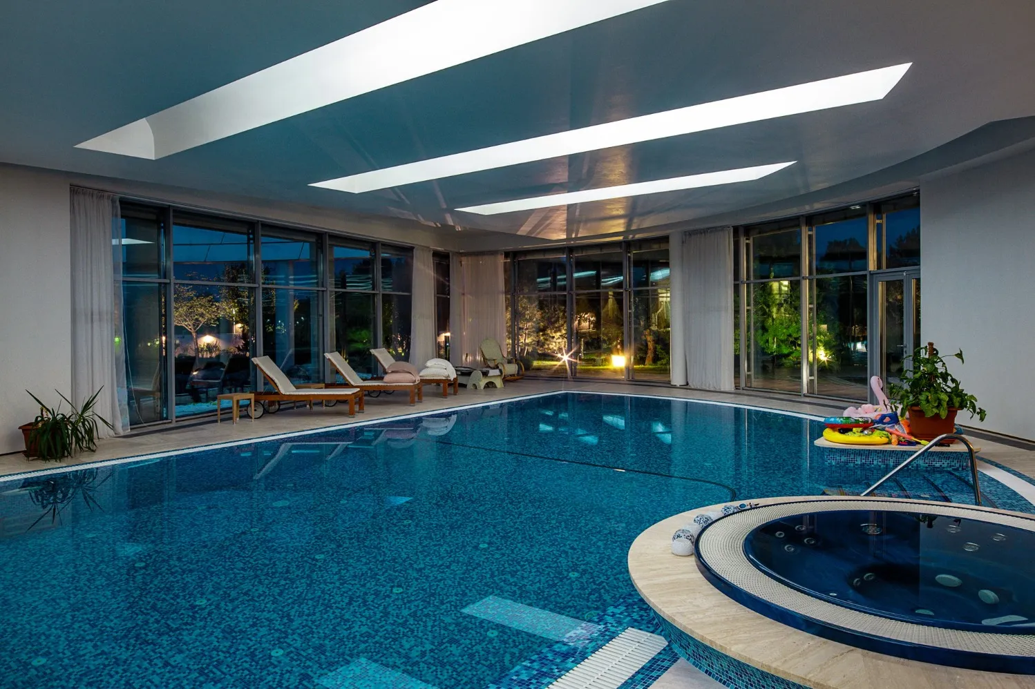 Luxury Pool Construction Explained From Design Concept to First Fill