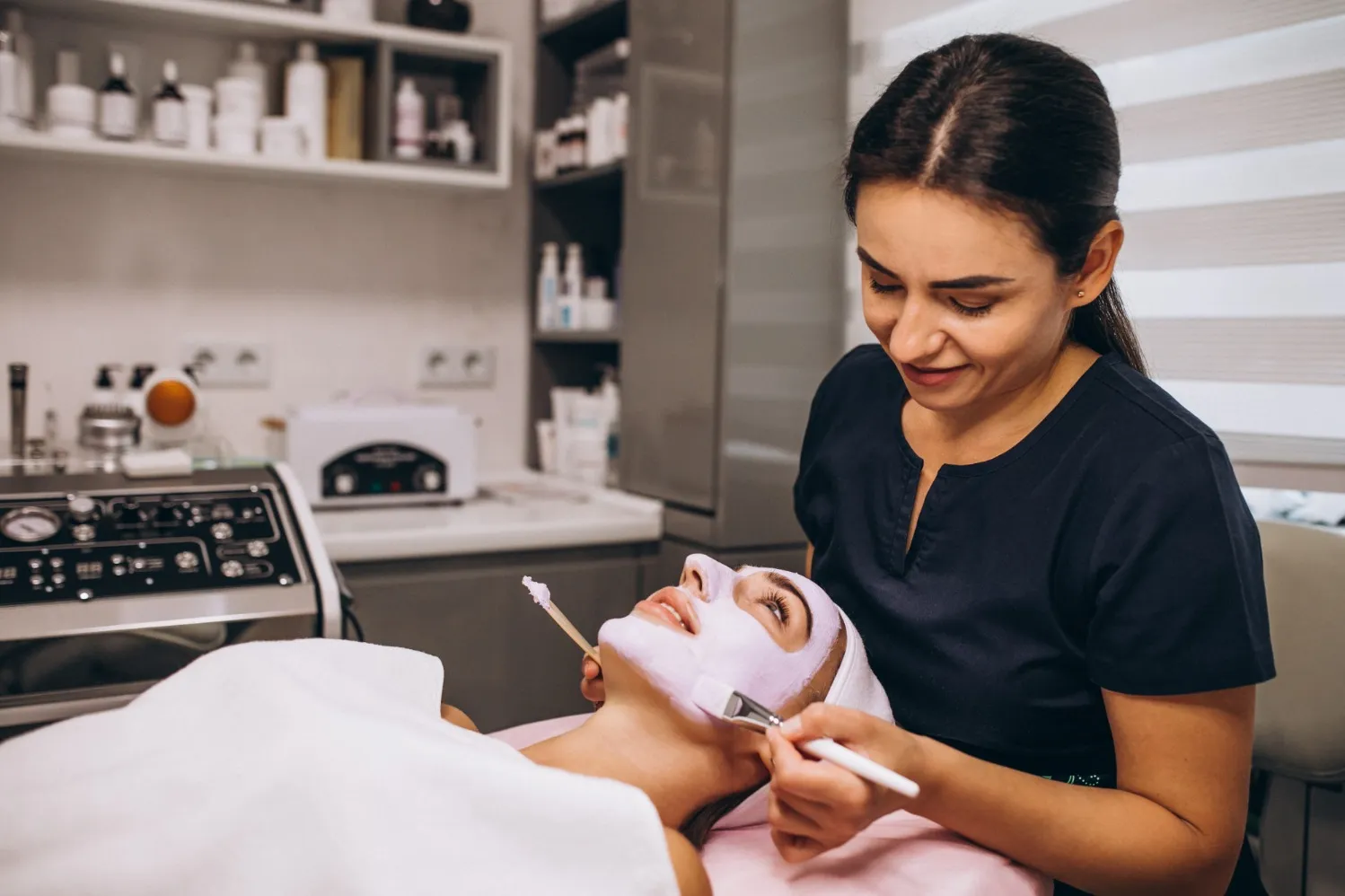 Beauty Care in Rohini A Practical Checklist for Choosing Professional Skin Services