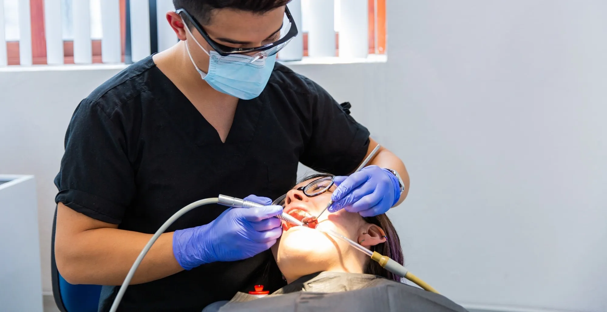 When Should You Consult a Dental Surgeon for a Dental Problem