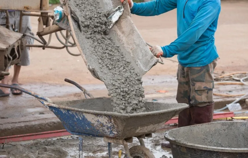 What to Consider When Choosing a Commercial Concrete Supplier for Large Projects