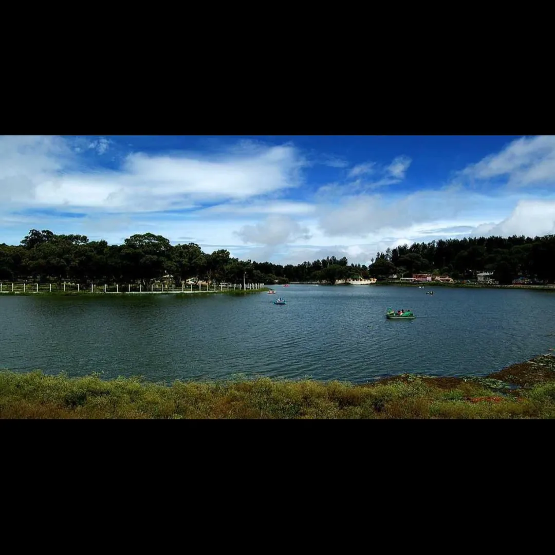 Tourist places in Tamil Nadu
Yercaud
Yercaud Tourism
Yercaud rewards the drive up its 20 hairpin...