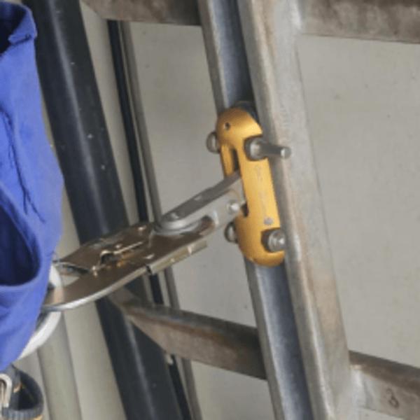 vertical rail fall arrest syst