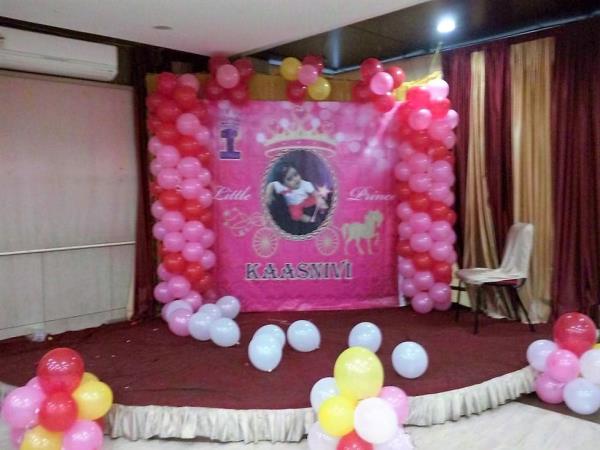 Thanks to Mum & Dad of Kaasnivi for giving us the opportunity
Scope of work:-
Littel Pirncess Theme
Color theme: Light Pink / Dark Pink / Yellow
Photography
Balloon Decoration, Backdrop & Welcome Design
#midorevents #midorentertainments www.midor.in