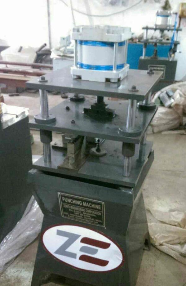 surat gujarat cnc machinery se