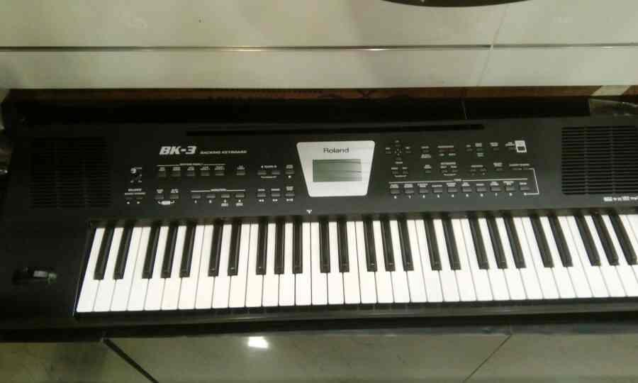 roland keyboard price