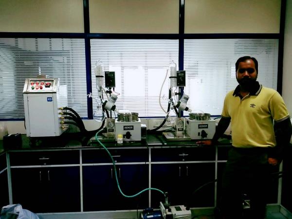 Rotary Evaporator , one kd chiller for two rotavapor ,
KD CHILLERS , SENCO ROTARY EVAPORATOR ,
SENCO Rotary Evaporators R206b 2l are developed by sticking to the basics, keeping in mind safety of the user and focusing on giving desired results. They enable to achieve desired results affordably and are backed by trustworthy service. The Lab Scale Rotary Evaporator is simple yet accurate, basic yet precise, up to the mark on performance and friendly on budget. Senco rotary evaporator
We have a unite Senco rotary evaporator in Hyderabad and India we have best price senco rotavapor