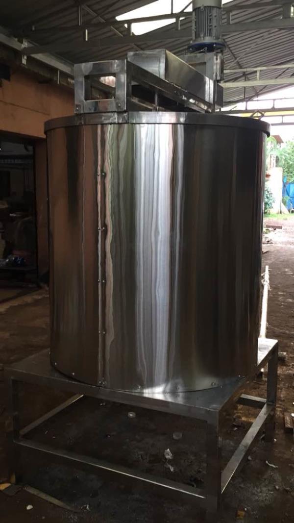 Manufacturer & supplier of SPM tank with water jacket covered , puff insulation and stirrer in India , Kolkata West Bengal.