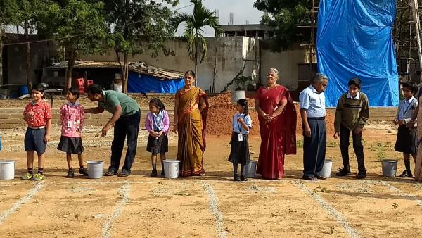 Grandparents Day was celebrated on the 8th of September 2017 at ISE Bangalore.
The pre-primary and primary sections sang a song thanking their grandparents and appreciating their importance. The middle school recited a poem that was written on their own. Games were conducted in which both grandparents and grand children participated enthusiastically. A healthy treat of juicy apples was distributed to the grandparents and the event ended with one grandparent addressing the children and blessing them for a bright and prosperous future.