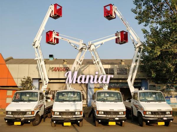 Aerial Work Platform - 11 meters Working Height.
Mounted on Tata 407.
4.6 meter outreach
360 Degree Rotation.
Electrical Operation
European Design
New Design , with no Sequence required to Operate the Boom.
Low Bucket entering height.
Can be mounted on Eicher, Ashok Leyland, Mahindra.
Email us - cleancity@gmail.com
Website - www.maniar.com
