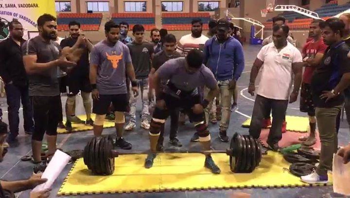 lifting free weights