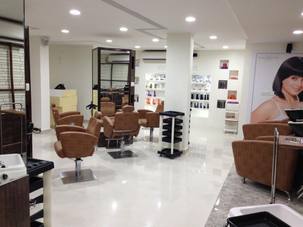 Interior Designers in Chennai
Searching for Interior Designers in Chennai? Abbot Interiors is One Stop Solution for Home Decoration, Office Remodeling, Showroom Designing at low cost.
Abbot Interior is a top interior designing company of Chennai offering a wide range of affordable interior designing services.
