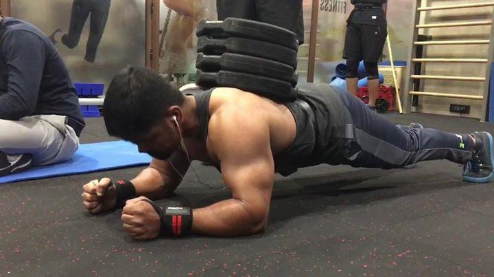 lifting free weights