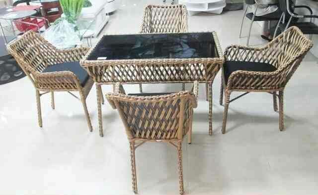 garden furniture dealers