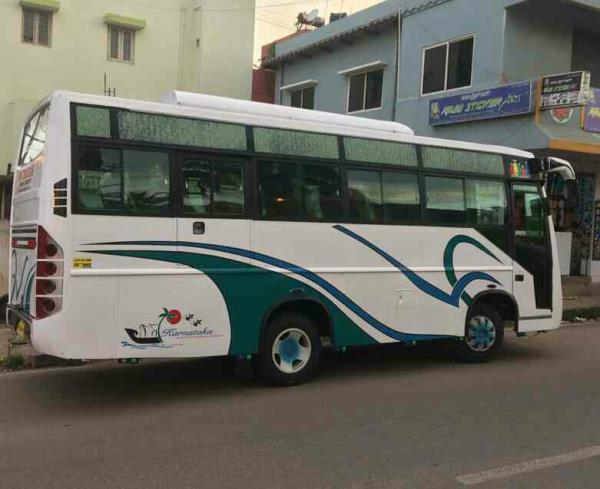 12 seater luxury tempotraveller rent for outstation.Ac and non Ac vechile available at reasonable price.
21 Seater to 32 seater mini bus Ac and non ac for rent.