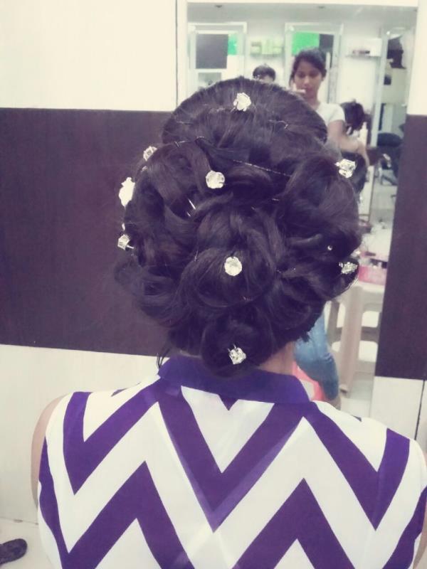 stylish hair buns in few minuts