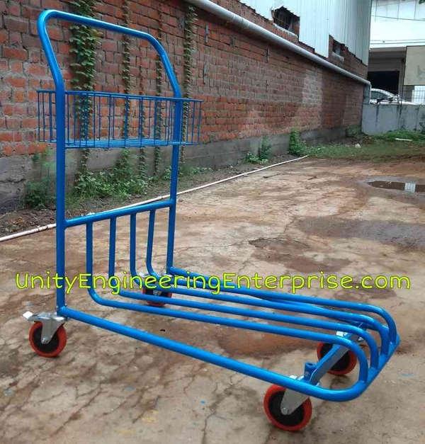 ⁠Airport luggage trolley

Prov