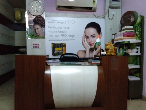 Best Beautician at Home in gurgaon call 