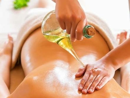 Get all Oil Massage service at Rs. 1200
