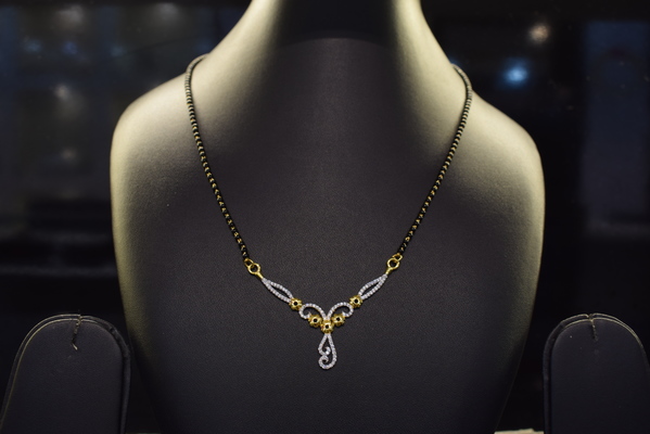 gold mangalsutra