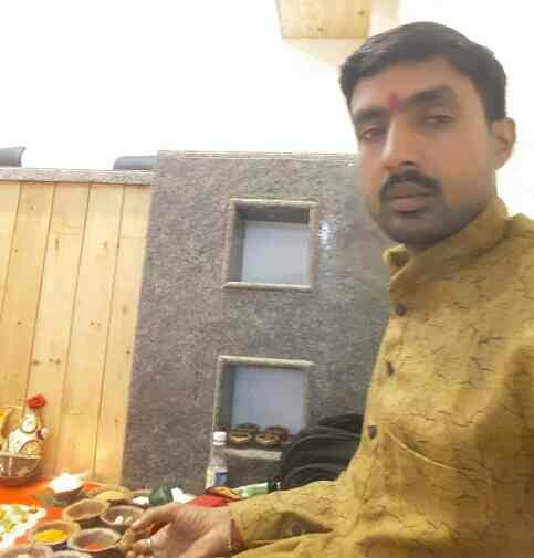 north indian pandit ji ji whit