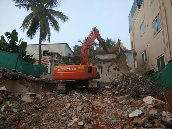 dispose rubbish scrap work