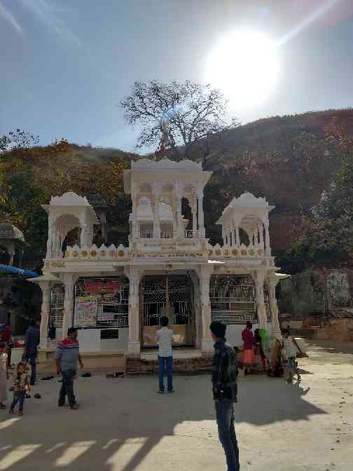 ratnpuri jain temple
