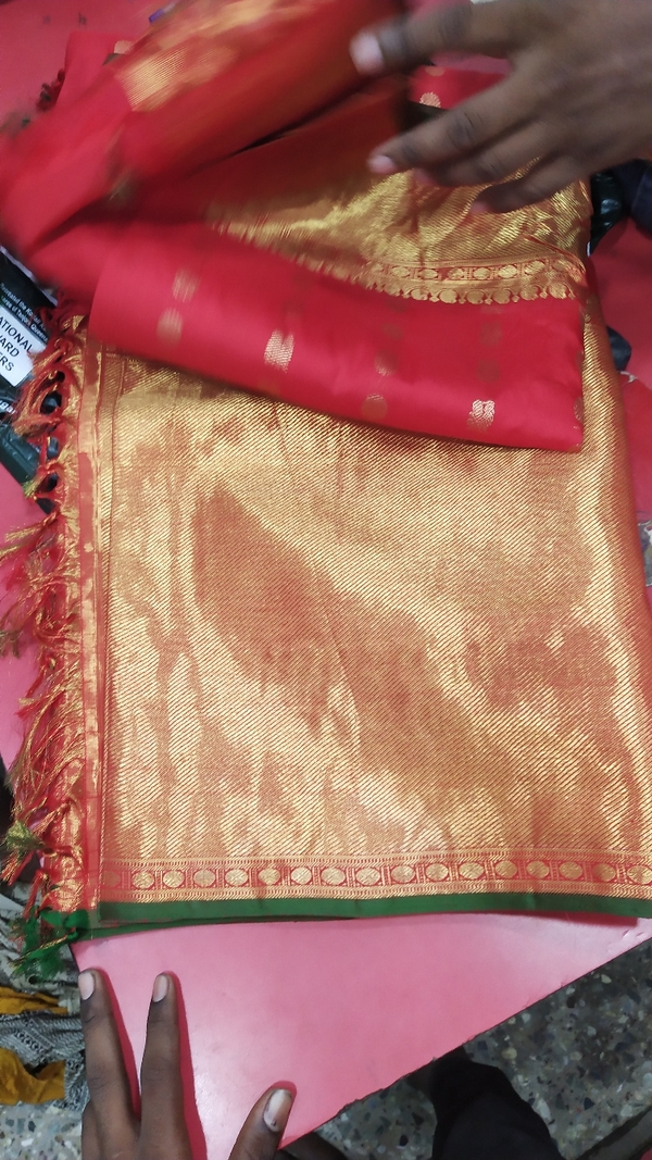 big boreder pattu saree