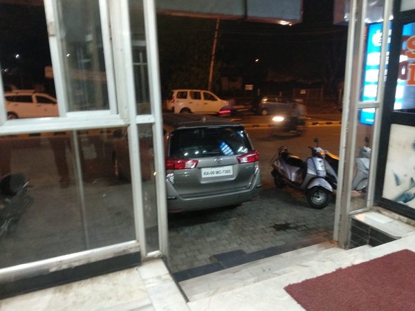 ample car