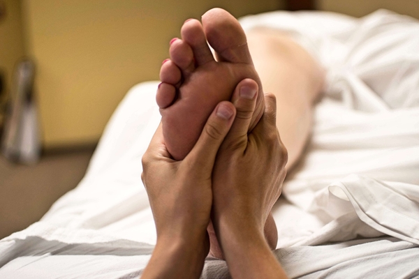 Foot reflexology at Hygienic Thai Spa 