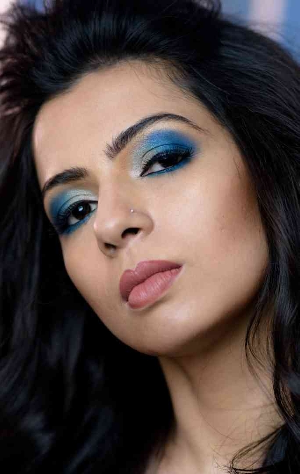 Hey ladies go for a party and no time go