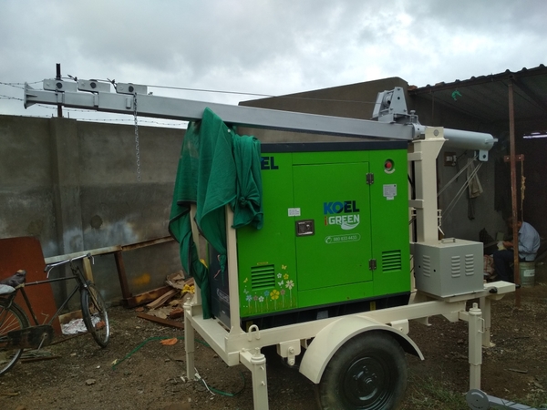 Mobile lighting towers