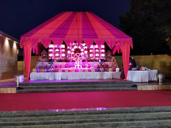 offers modern facilities