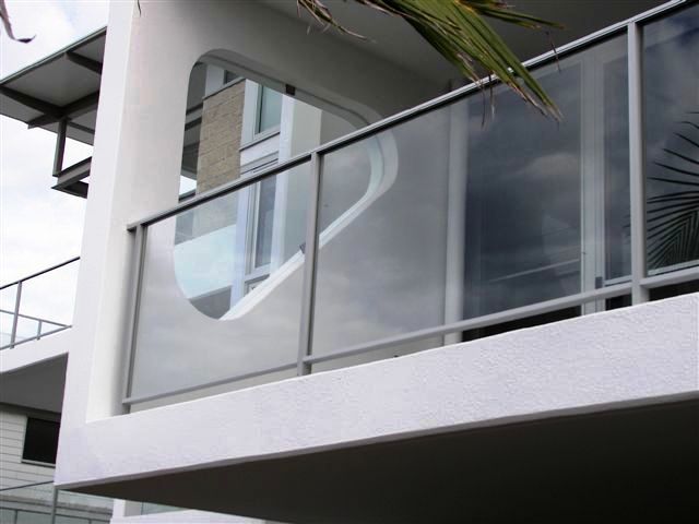 ss glass railing