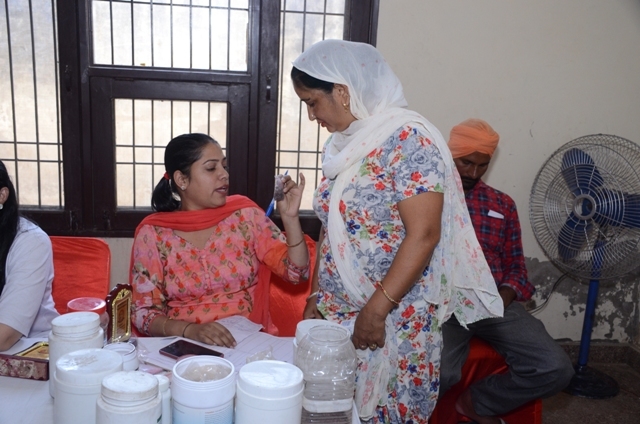 Students of Amar professi