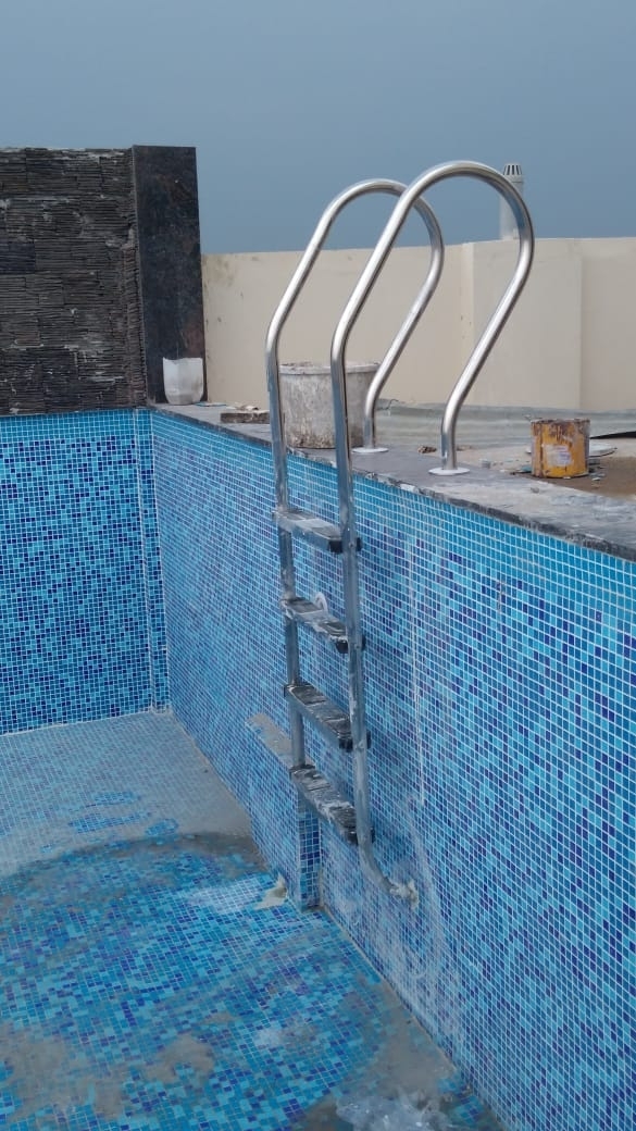 swimming pool ladder