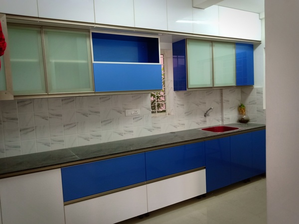 MODULAR KITCHEN WITH ACRYLIC F