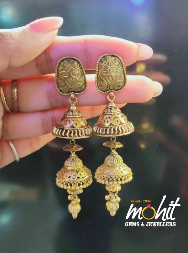 gold jhumki