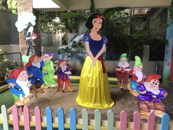 Bunnies habba theme fair 