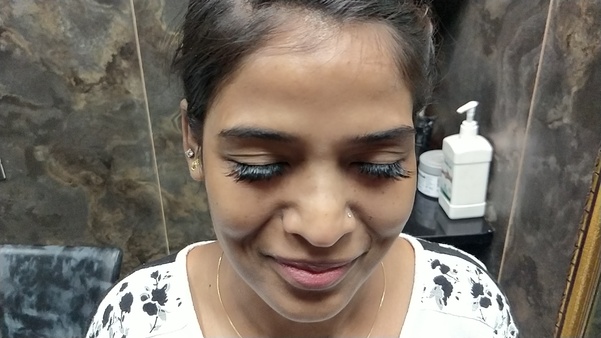 Eyelash Extensions in New Industrial Tow
