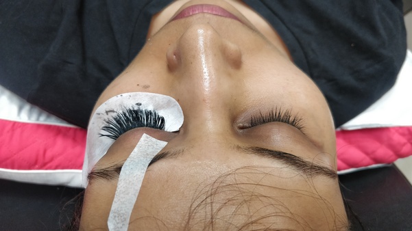 Eyelash Extensions in Sector 32 Gurgaon 