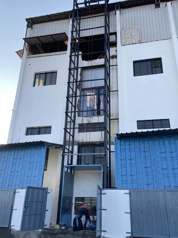 New Structure Goods lift Insta