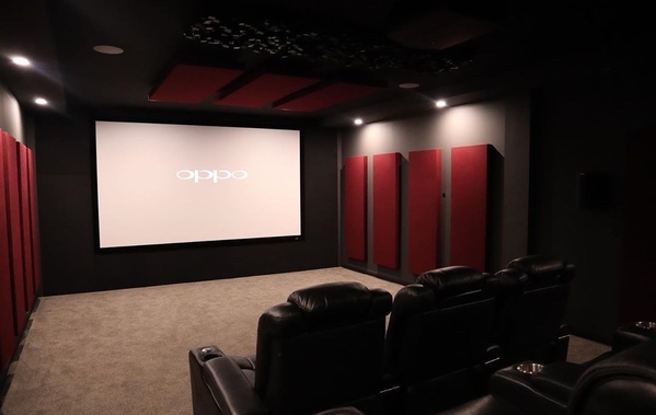 Mini theater installation | HOME 