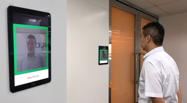contactless attendance machine