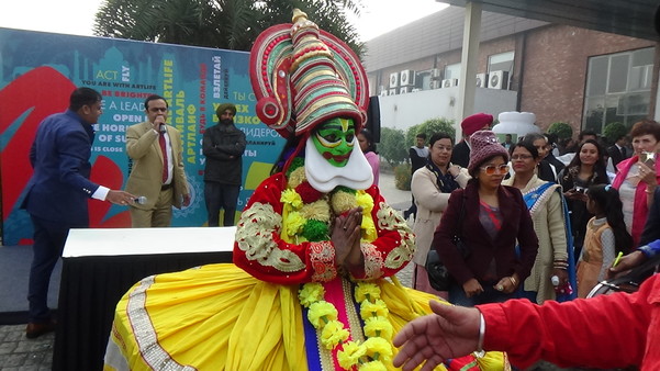 kathakali dancer