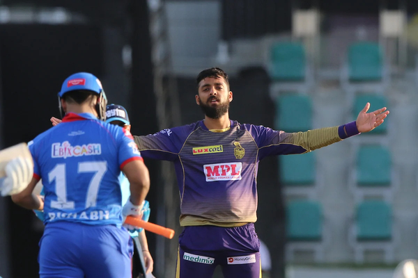 Varun Chakravarthy bowls Kolka